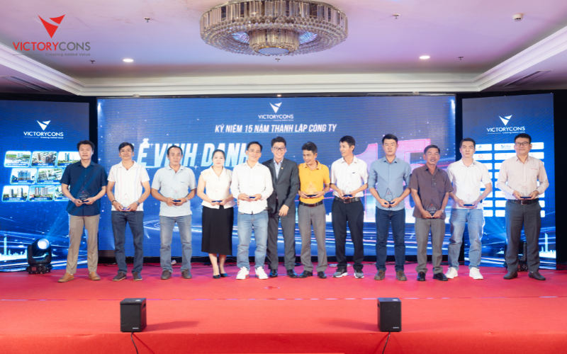 Vinh danh Cán bộ nhân viên có nhiều đóng góp to lớn cho VictoryCons